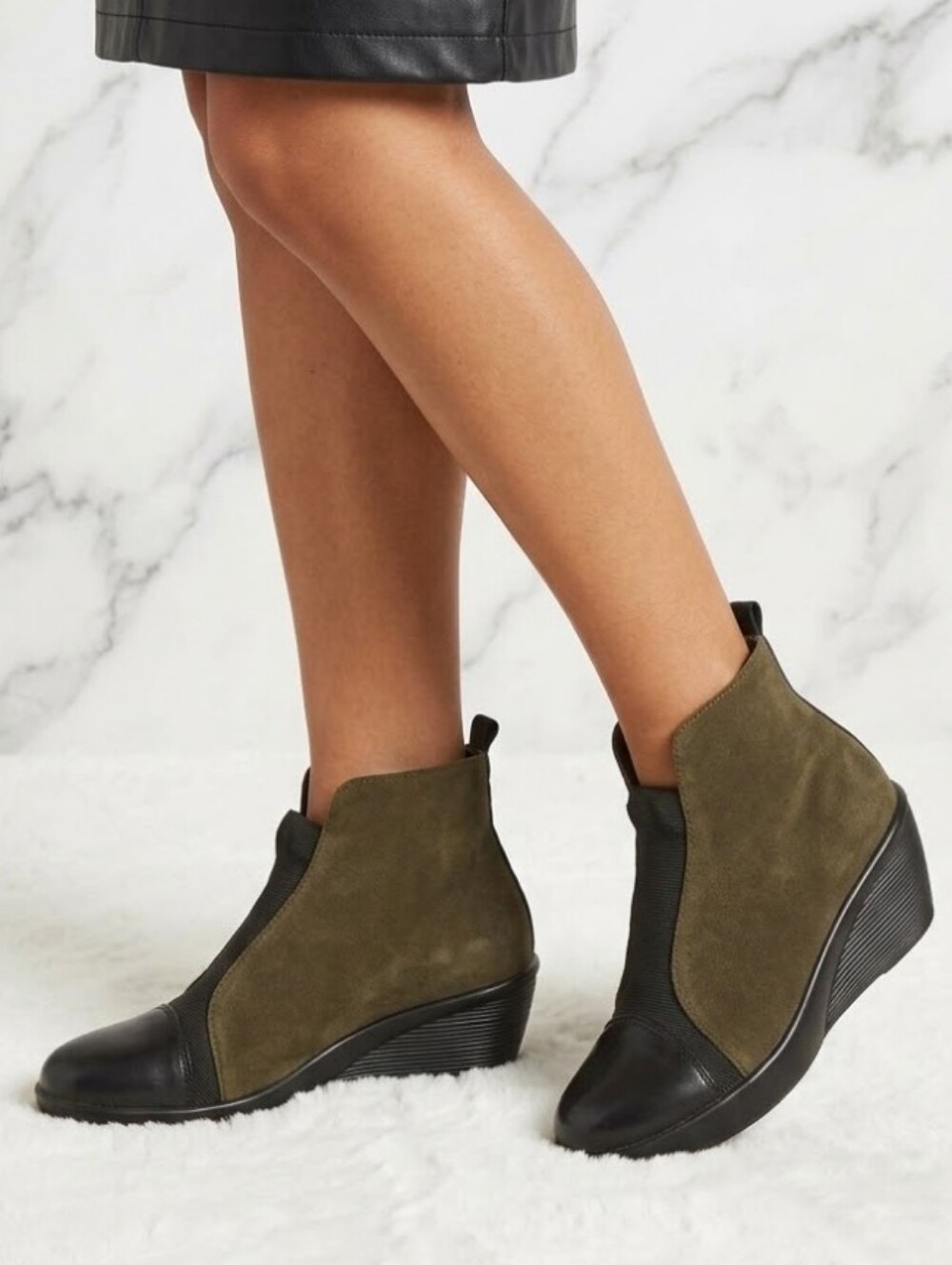 Like New Bernie Mev Woven Giggles Memory Foam Wedges Size 10 / 41 Suede Booties